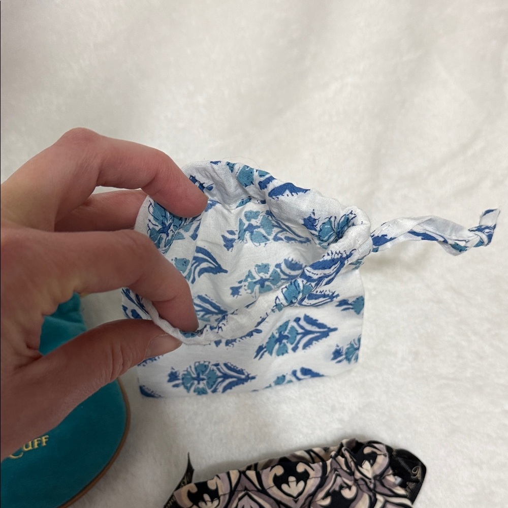 Colorful Accessory Pouch Set - Picture 7 of 7